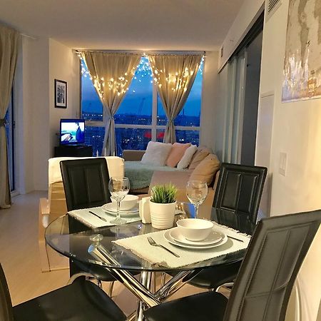 ซิมพลี คอมฟอร์ต เมเปิล ลีฟ สแควร์ Apartment โตรอนโต ภายนอก รูปภาพ