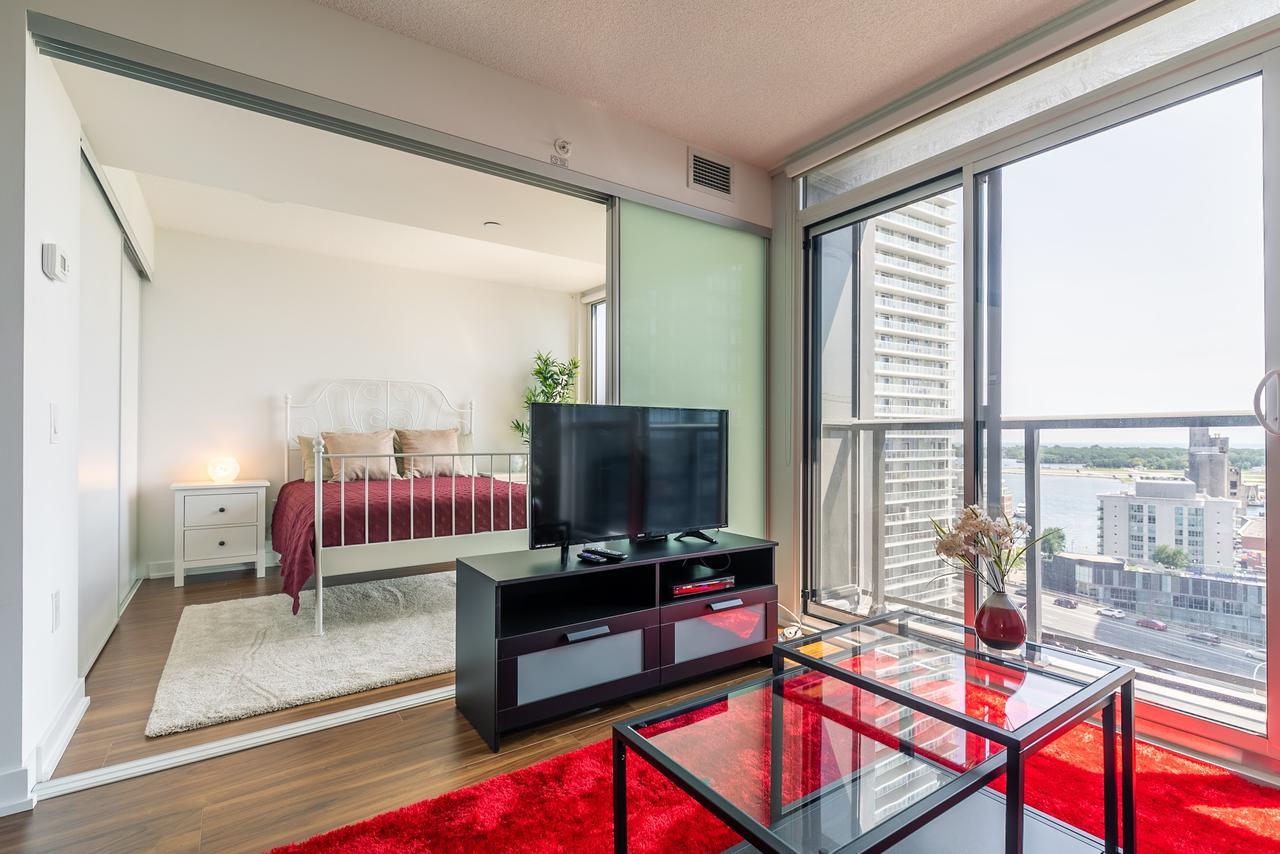 ซิมพลี คอมฟอร์ต เมเปิล ลีฟ สแควร์ Apartment โตรอนโต ภายนอก รูปภาพ
