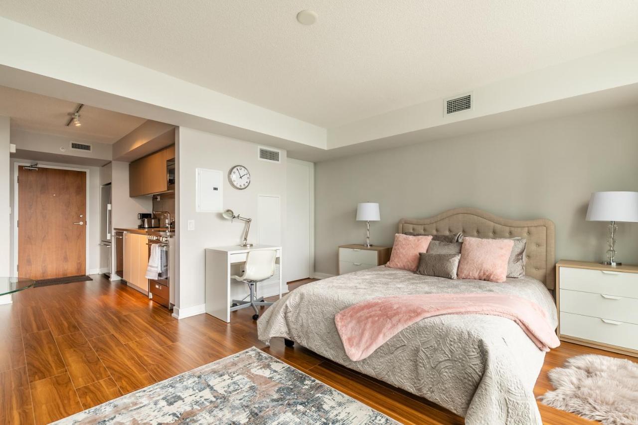 ซิมพลี คอมฟอร์ต เมเปิล ลีฟ สแควร์ Apartment โตรอนโต ภายนอก รูปภาพ